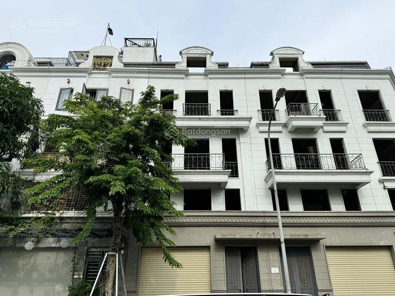 Bán shophouse hải phát trâu quỳ gia lâm 90m2, đường 13m, sát ủy ban xã và hồ điều hòa