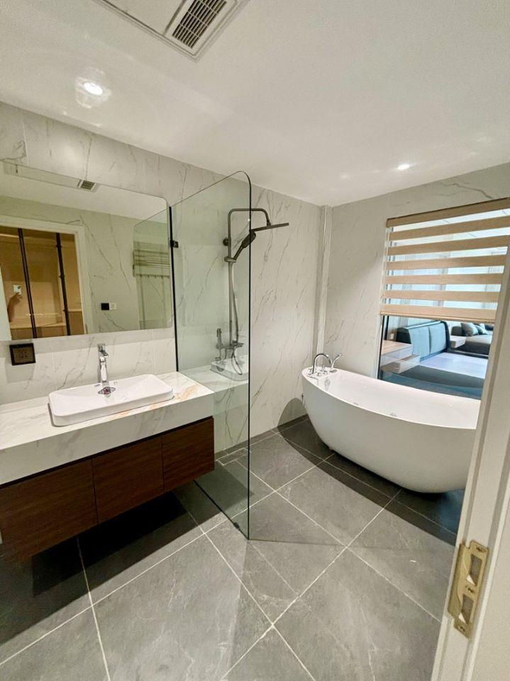 Bán Nhà 7 Tầng Thang Máy Phúc Lợi - 75m2 Mặt Đường Lớn - View Sông Đuống