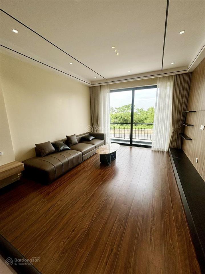Bán nhà 7 tầng thang máy phúc lợi  75m2 mặt đường lớn  view sông đuống