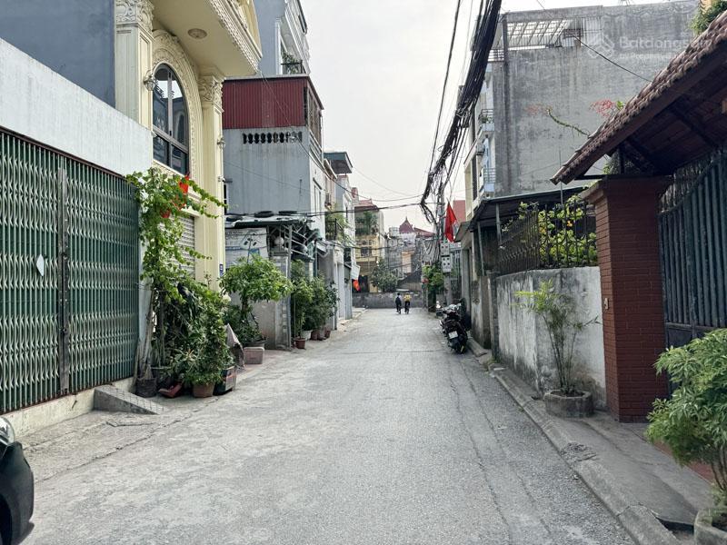 Cần bán căn góc 54,6m2 nhà 2 tầng mặt phố lệ mật, việt hưng  phù hợp kinh doanh văn phòng