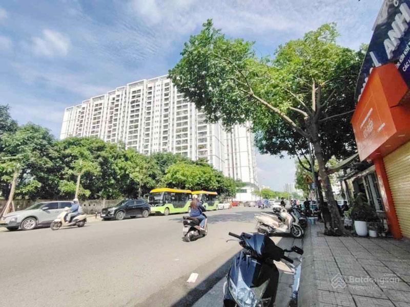 Bán đất mặt phố nguyễn lam 71,6m2 mặt tiền khủng 7,5m kế cận vinhomes riverside kinh doanh