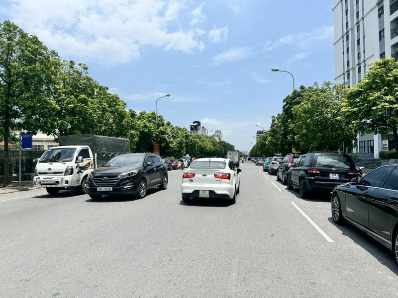 Bán đất mặt phố nguyễn lam 71,6m2 mặt tiền khủng 7,5m kế cận vinhomes riverside kinh doanh