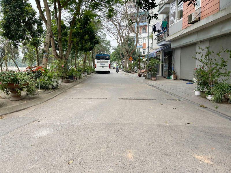 Cần bán 61m2 đất thổ cư ngõ 255 Thanh Am. Gần hồ và đường 40m Đoàn Khuê - Nam Đuống