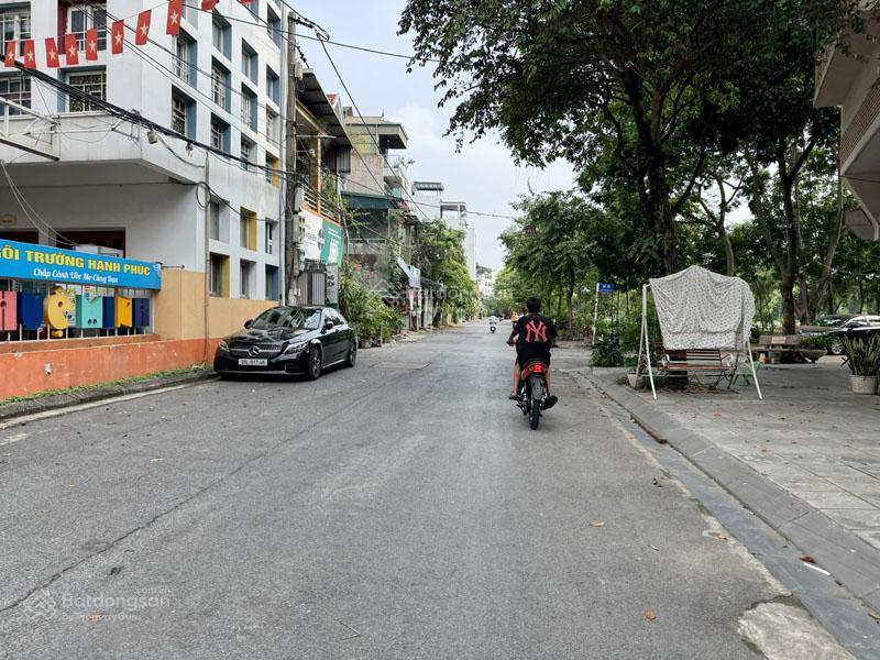 Cần bán 61m2 đất thổ cư ngõ 255 thanh am. gần hồ và đường 40m đoàn khuê  nam đuống