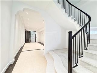 Bán nhà 3 tầng đức giang 72m² view hồ  đường 5m ô tô vào nhà  có ô chờ thang máy