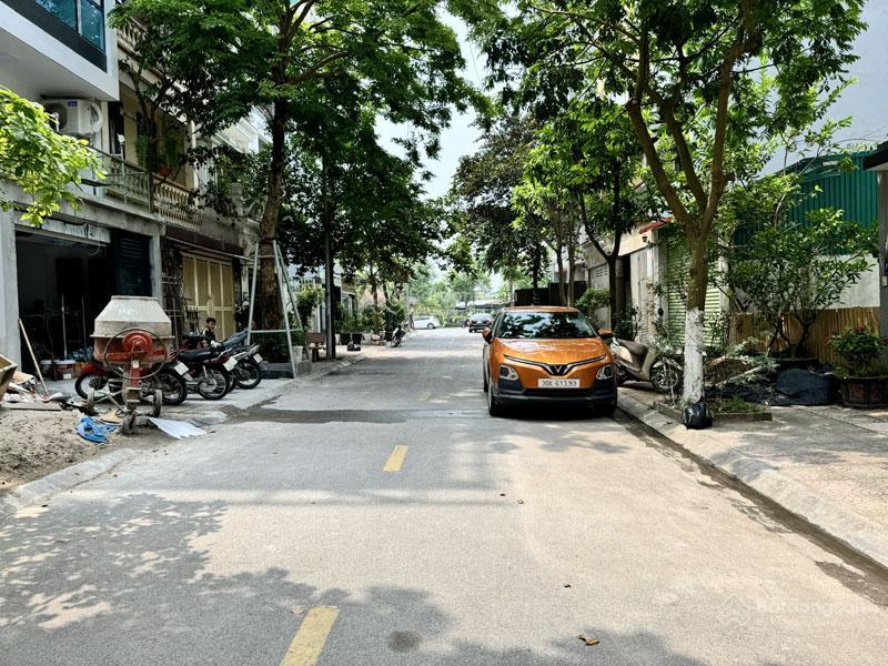 Bán đất đấu giá việt hưng long biên 75m2  đường 13m gần trường đoàn khuê  chợ kim quan