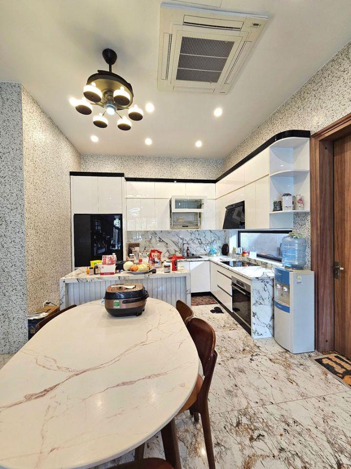 Bán Nhà Cự Khối Long Biên 112m2 Căn Góc 2 Mặt Tiền - Đường Hoa Động 17m Gần Hồ Điều Hòa.  + Diện tích: 112m2, mặt tiền 2