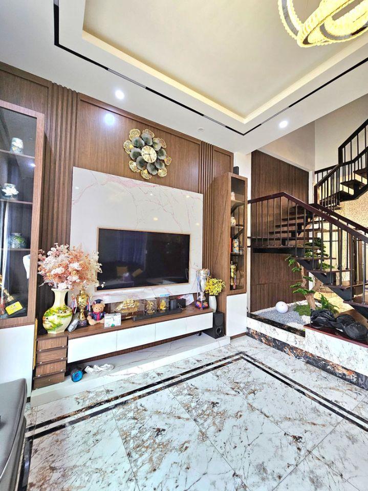 Bán Nhà Cự Khối Long Biên 112m2 Căn Góc 2 Mặt Tiền - Đường Hoa Động 17m Gần Hồ Điều Hòa.  + Diện tích: 112m2, mặt tiền 2