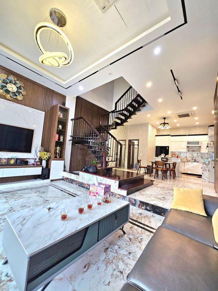 Bán Nhà Cự Khối Long Biên 112m2 Căn Góc 2 Mặt Tiền - Đường Hoa Động 17m Gần Hồ Điều Hòa.  + Diện tích: 112m2, mặt tiền 2