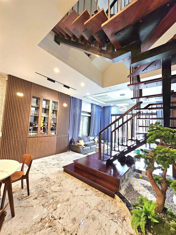 Bán nhà phường cự khối long biên 112m2 căn góc 2 mặt tiền  đường hoa động 17m gần hồ điều hòa