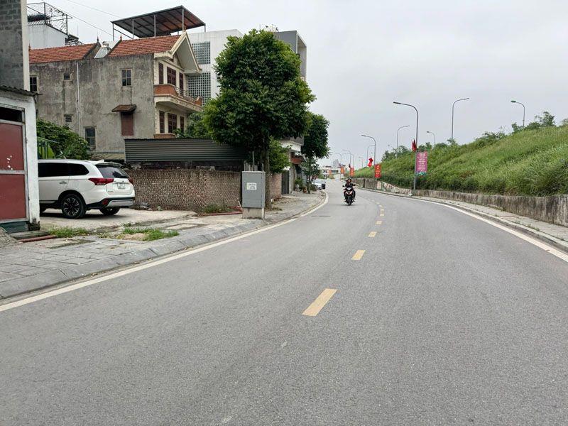Bán Đất Đê Vàng Phúc Lợi 80,5m2 View Sông Đường Ô Tô Tránh Làm Văn Phòng, View Sông Đuống