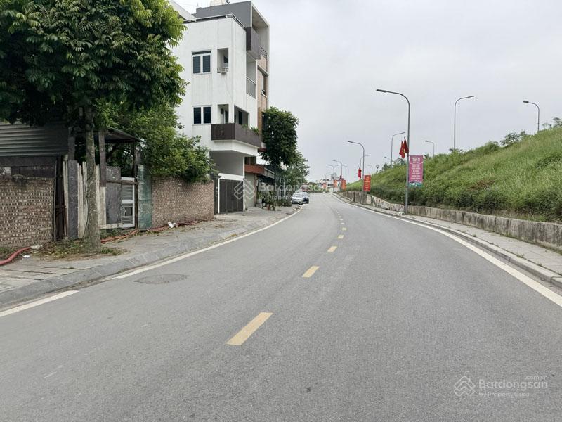 Bán đất đê vàng phúc lợi 80,5m2 view sông đường ô tô tránh làm văn phòng, view sông đuống