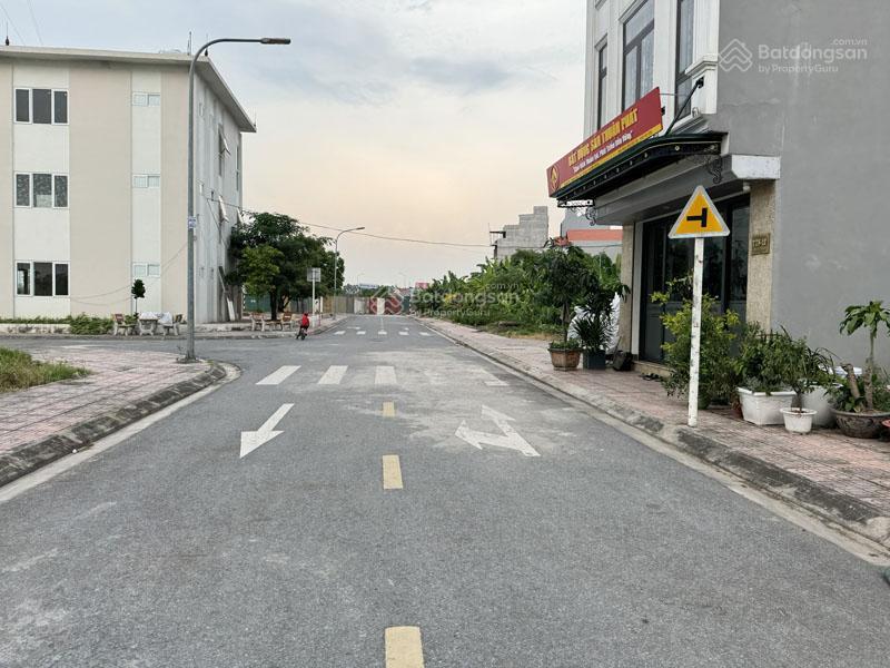 Chính chủ bán đất đấu giá cự khối, long biên 65m2 mặt tiền 5m, đường 13m vỉa hè