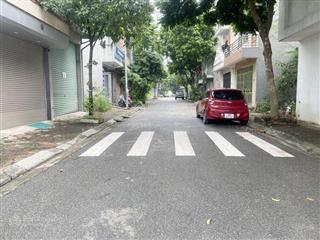 Bán đất tđc giang biên  việt hưng 40m2, mt 4m khu phân lô, đường ô tô tránh