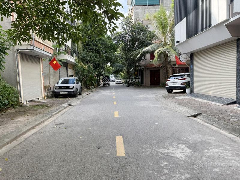 Bán đất tđc giang biên  việt hưng 40m2, mt 4m khu phân lô, đường ô tô tránh