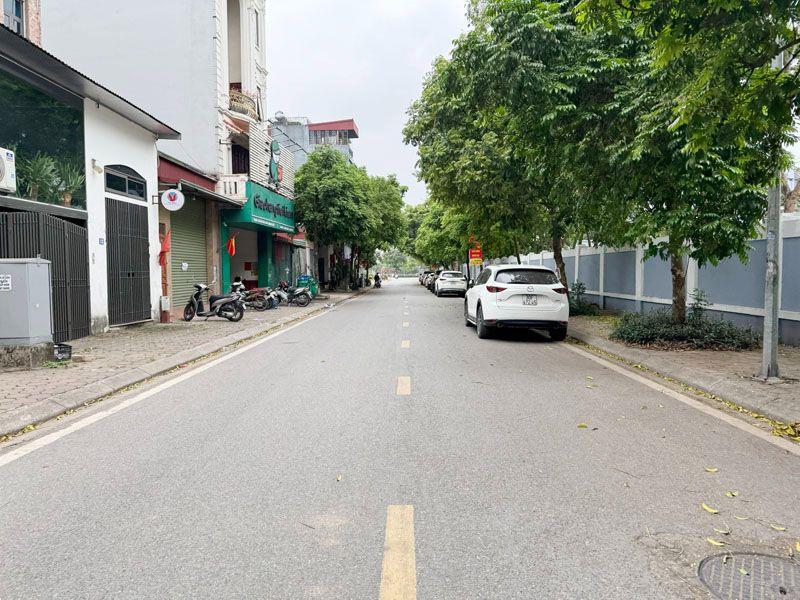 Bán đất mặt ngõ 195 Phúc Lợi: DT 116,3m2, MT 5,5m, đường 15m đối diện trường học