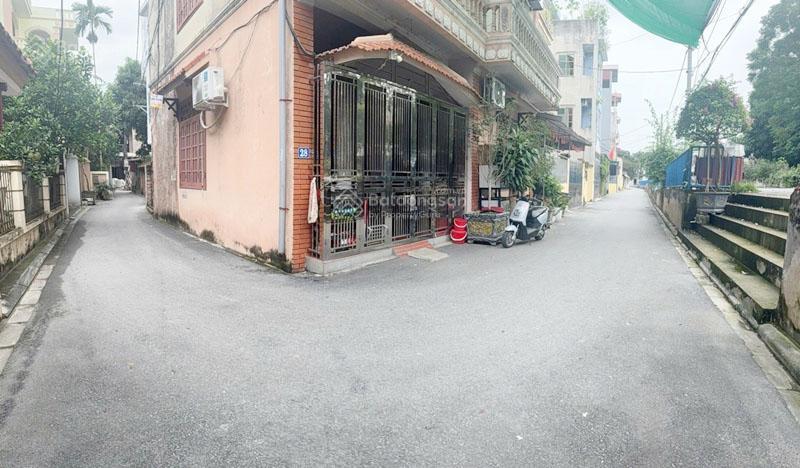 Bán đất làng cam gia lâm 70m2 vuông vắn, ngõ ô tô ra vào, gần hai chợ lớn