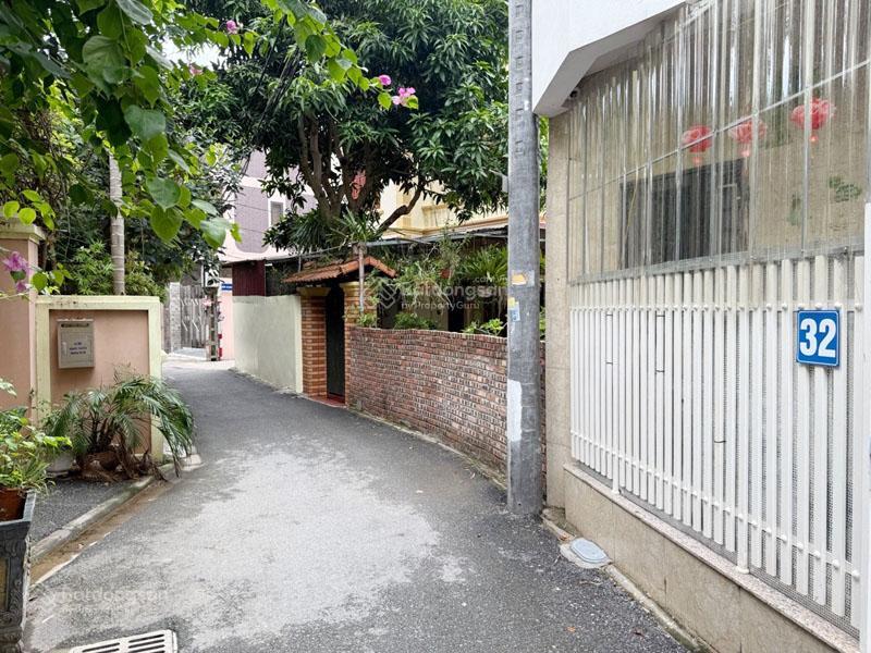 Bán đất làng cam gia lâm 70m2 vuông vắn, ngõ ô tô ra vào, gần hai chợ lớn