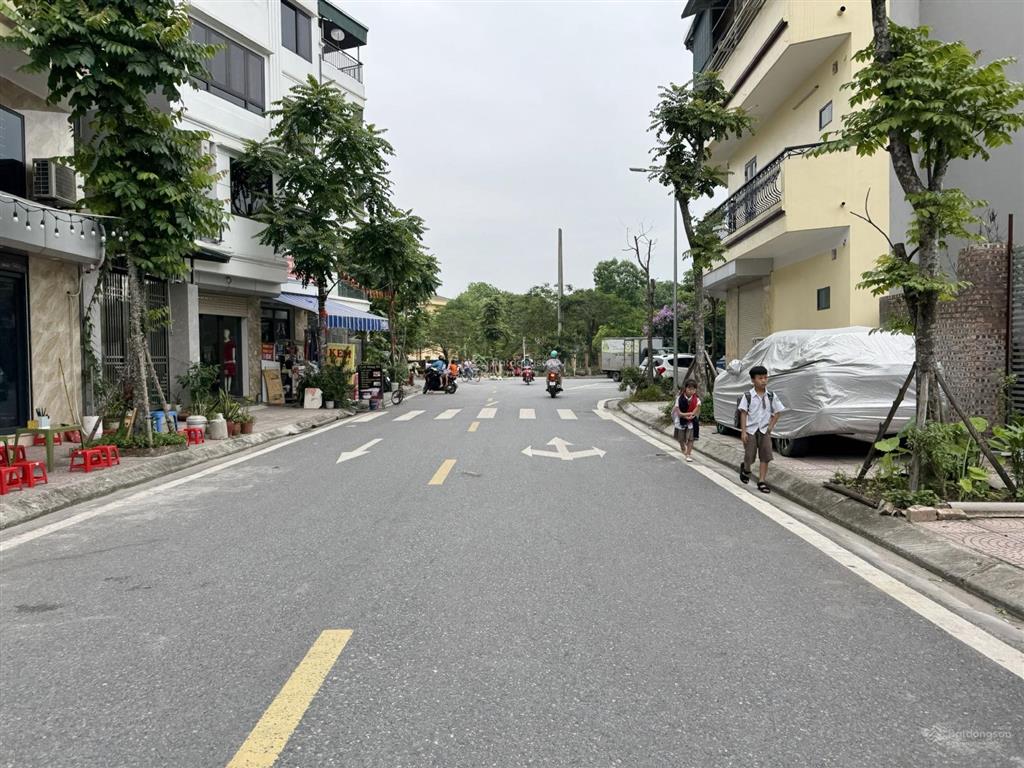 Chính chủ bán đất hoa động, cự khối, 50m2  ngay cầu thanh trì, tiện ích ngập tràn