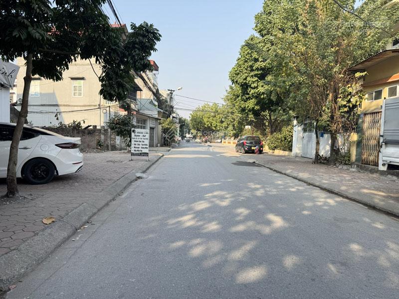 Chính chủ bán đất hoa động, cự khối, 50m2  ngay cầu thanh trì, tiện ích ngập tràn