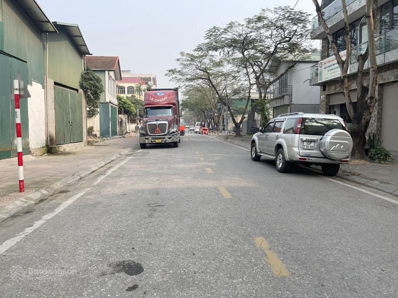 Cực hiếm! 161m2 đất thổ cư, mặt phố hoa động, đường rộng 15m, kinh doanh và an cư đều lợi