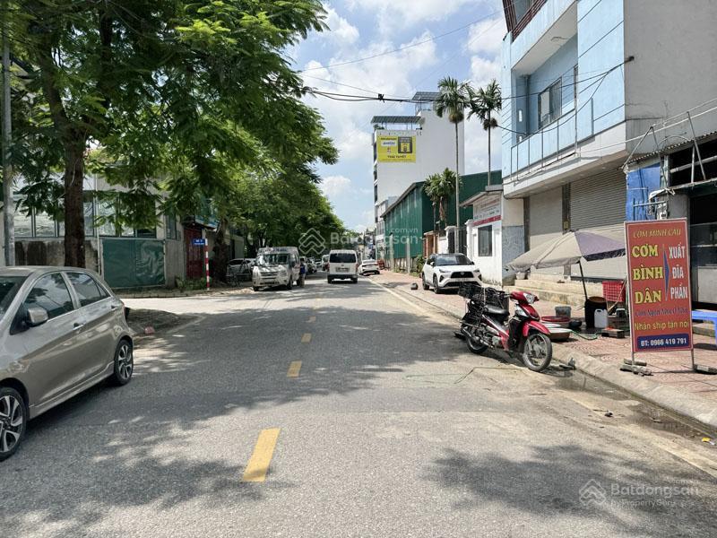 Cực hiếm! 161m2 đất thổ cư, mặt phố hoa động, đường rộng 15m, kinh doanh và an cư đều lợi
