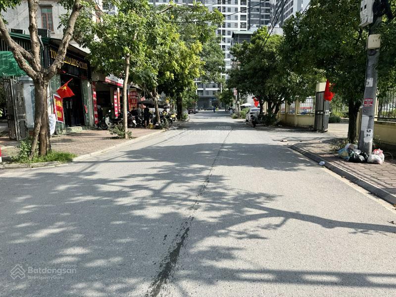 Chính chủ bán 60,2m2 đất cửu việt 1, gia lâm. view sân chơi thoáng mát vĩnh viễn