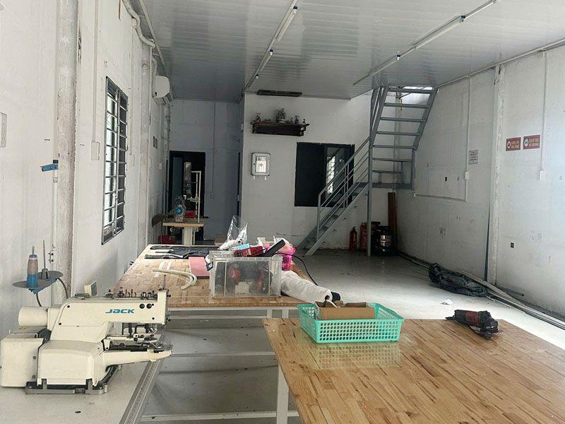 Cần bán 103m2 nhà khung 2 tầng đầu Phố Lý Thánh Tông Gia Lâm, ở hoặc cho thuê đều hợp lý