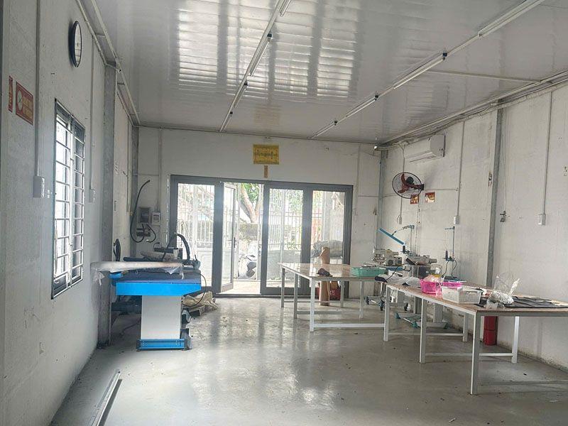 Cần bán 103m2 nhà khung 2 tầng đầu Phố Lý Thánh Tông Gia Lâm, ở hoặc cho thuê đều hợp lý