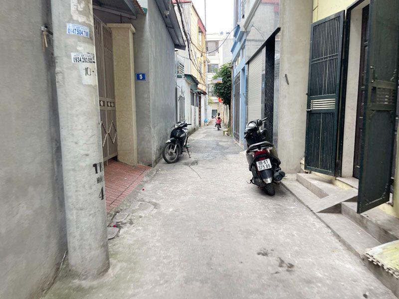 Bán đất Phúc Lợi Long Biên 61,5m2 nở hậu, cách đường ô tô tránh 20m, sổ đỏ chính chủ