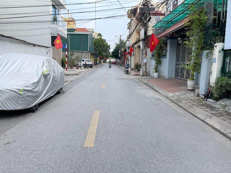 Bán 90,2m2 đất mặt phố Kẻ Tạnh - Vị trí đẹp làm Văn Phòng, Kinh Doanh hay Trung tâm dạy học