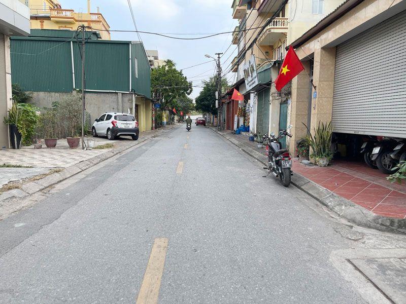 Bán 90,2m2 đất mặt phố Kẻ Tạnh - Vị trí đẹp làm Văn Phòng, Kinh Doanh hay Trung tâm dạy học