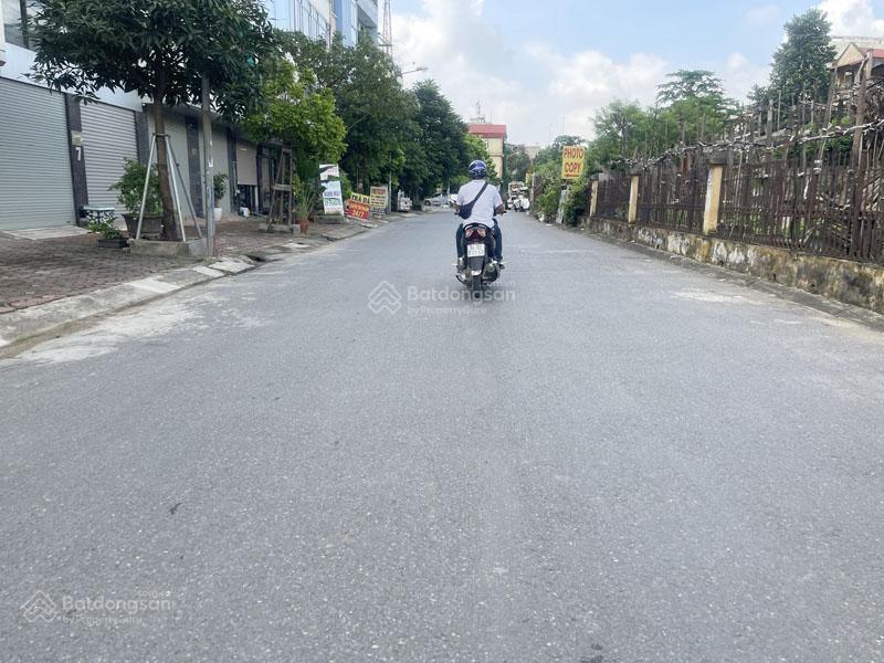 Cần bán lô đất đầu phố ngô gia tự 49,3m2 đường 15m ô tô tránh, vỉa hè rộng, view thoáng