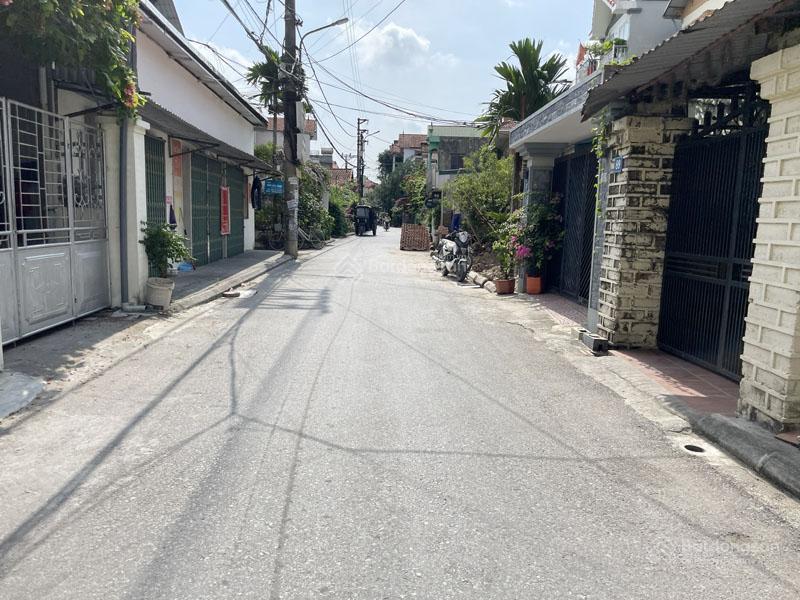 Bán 33,5m2 nhà 3 tầng đông dư bát tràng. đường 5m chỗ ô tô ngủ trong nhà, gần trường học các cấp