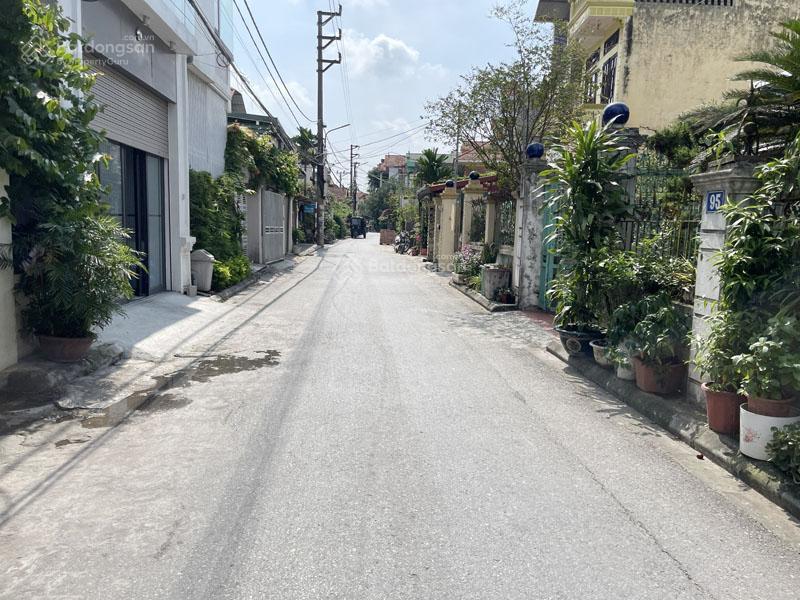Bán 33,5m2 nhà 3 tầng đông dư bát tràng. đường 5m chỗ ô tô ngủ trong nhà, gần trường học các cấp