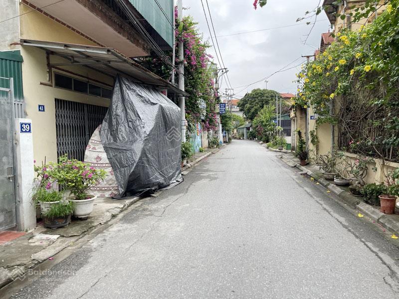 Bán 33,5m2 nhà 3 tầng đông dư bát tràng. đường 5m chỗ ô tô ngủ trong nhà, gần trường học các cấp