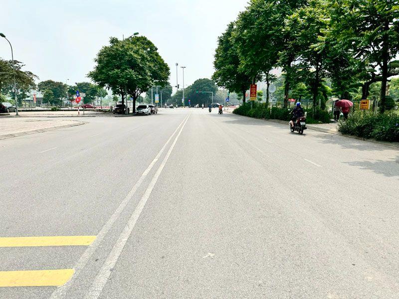 Đón Sóng Cầu Trần Hưng Đạo: Bán 90,6m2 nhà 4 tầng đối diện Công Viên Lệ Mật, đường 25m Chợ Kim Quan