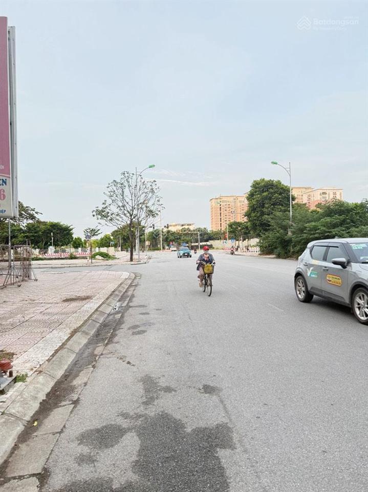 Đón sóng cầu trần hưng đạo bán 90,6m2 nhà 4 tầng đối diện công viên lệ mật, đường 25m chợ kim quan