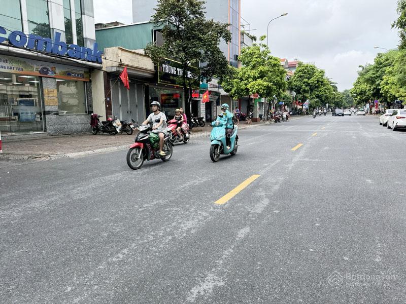 Bán đất mặt phố ngô xuân quảng 78m2 (mt 5m nở hậu) đối diện quy hoạch tttm, tuyến phố đắt nhất