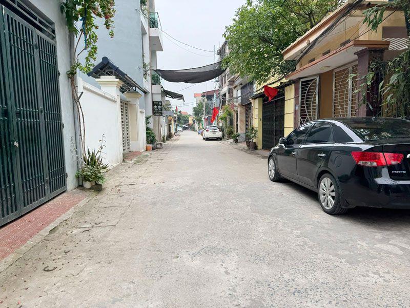 Cần bán 181m2 đất thổ cư mặt đường chính Đổng Xuyên. Đường 3 ô tô tránh, gần chợ