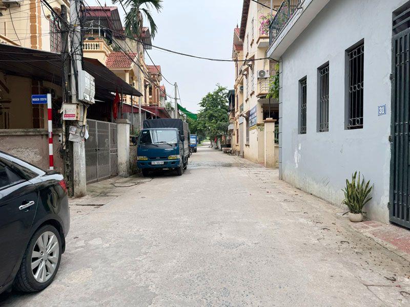 Cần bán 181m2 đất thổ cư mặt đường chính Đổng Xuyên. Đường 3 ô tô tránh, gần chợ