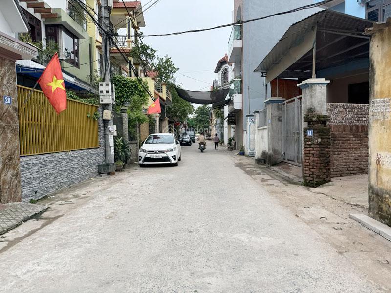 Cần bán 181m2 đất thổ cư mặt đường chính đổng xuyên. đường 3 ô tô tránh, gần chợ
