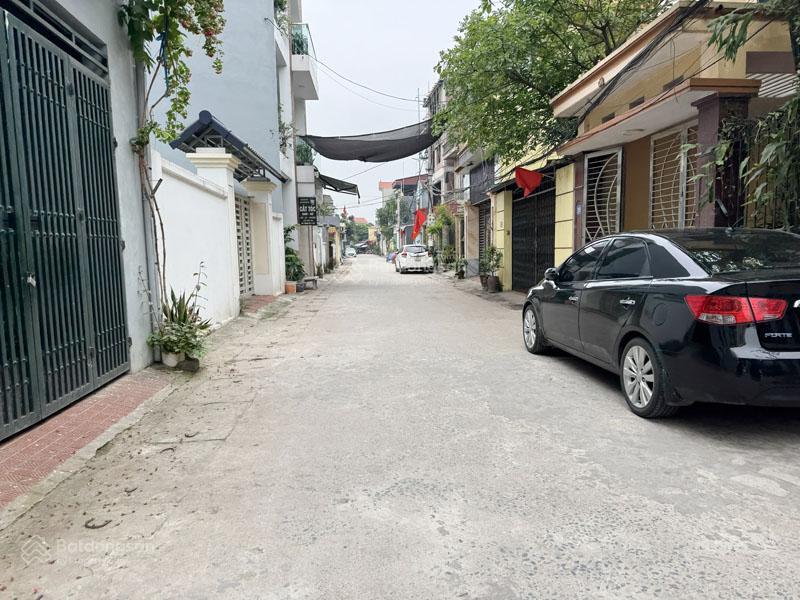 Cần bán 181m2 đất thổ cư mặt đường chính đổng xuyên. đường 3 ô tô tránh, gần chợ