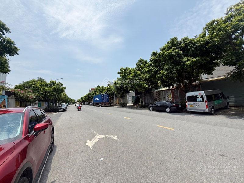 Bán đất ngõ 193 phúc lợi 92,3m2 nhà c4 mặt tiền 5m, đường 30m, view trường học các cấp 1 2 3