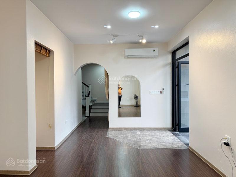 Chủ siêu thiện trí  nhà đẹp căn góc 137,5m2 ngõ 999 bát khối, sân rộng 2 ô tô 7 chỗ, nở hậu
