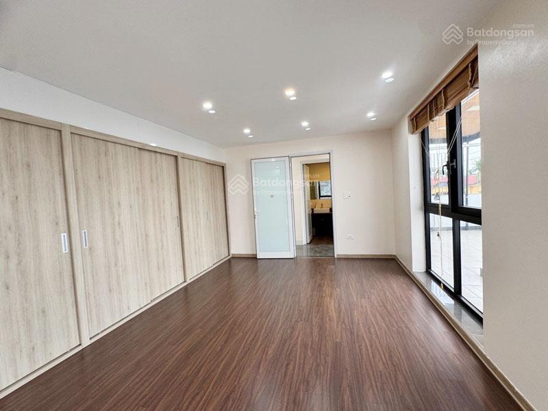 Chủ siêu thiện trí  nhà đẹp căn góc 137,5m2 ngõ 999 bát khối, sân rộng 2 ô tô 7 chỗ, nở hậu