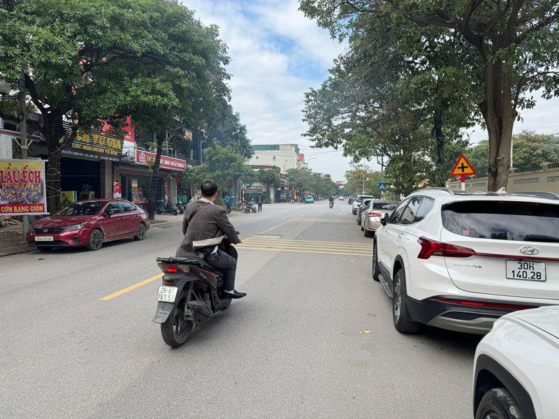 Bán đất mặt đường Nguyễn Khiêm Ích Trâu Quỳ: 140m2 (MT 7M) - Đường 22m vỉa hè 5m - View thoáng Vĩnh Viễn