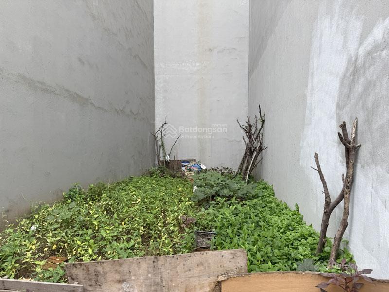 Cần bán 41,1m2 đất thổ cư cách 20m ra mặt phố đức giang. gần chợ và khu đô thị bình minh garden