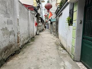 Cần bán 41,1m2 đất thổ cư cách 20m ra mặt phố đức giang. gần chợ và khu đô thị bình minh garden