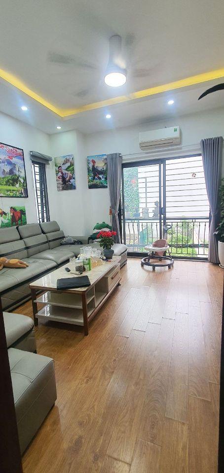 Bán căn góc 30,8m2 nhà 5 tầng ngõ 80 Hoa Lâm. Nhà đẹp, view thoáng, cách ô tô 20m